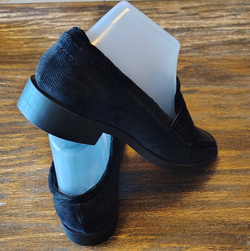Sbicca Black Corduroy Loafers - Picture 4 of 10